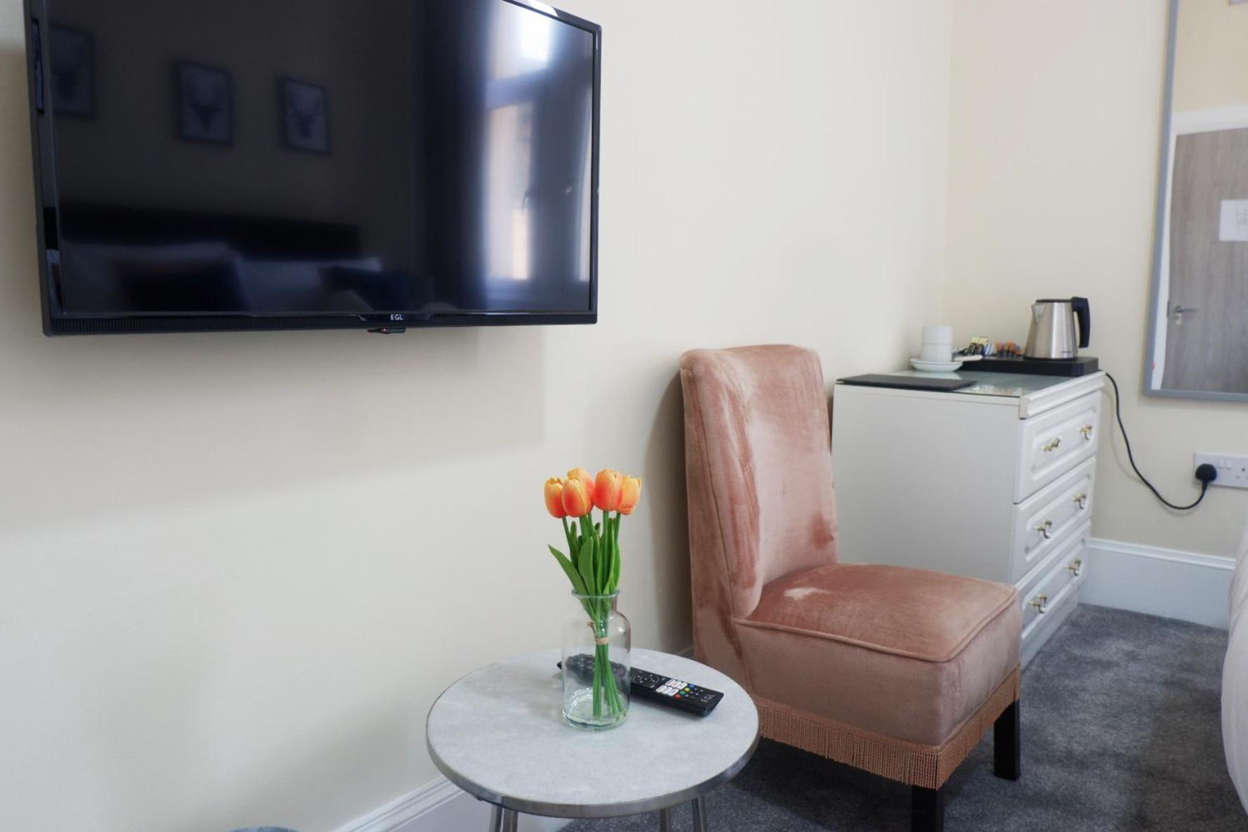 Jacobite House Hotel Inverness Room photo