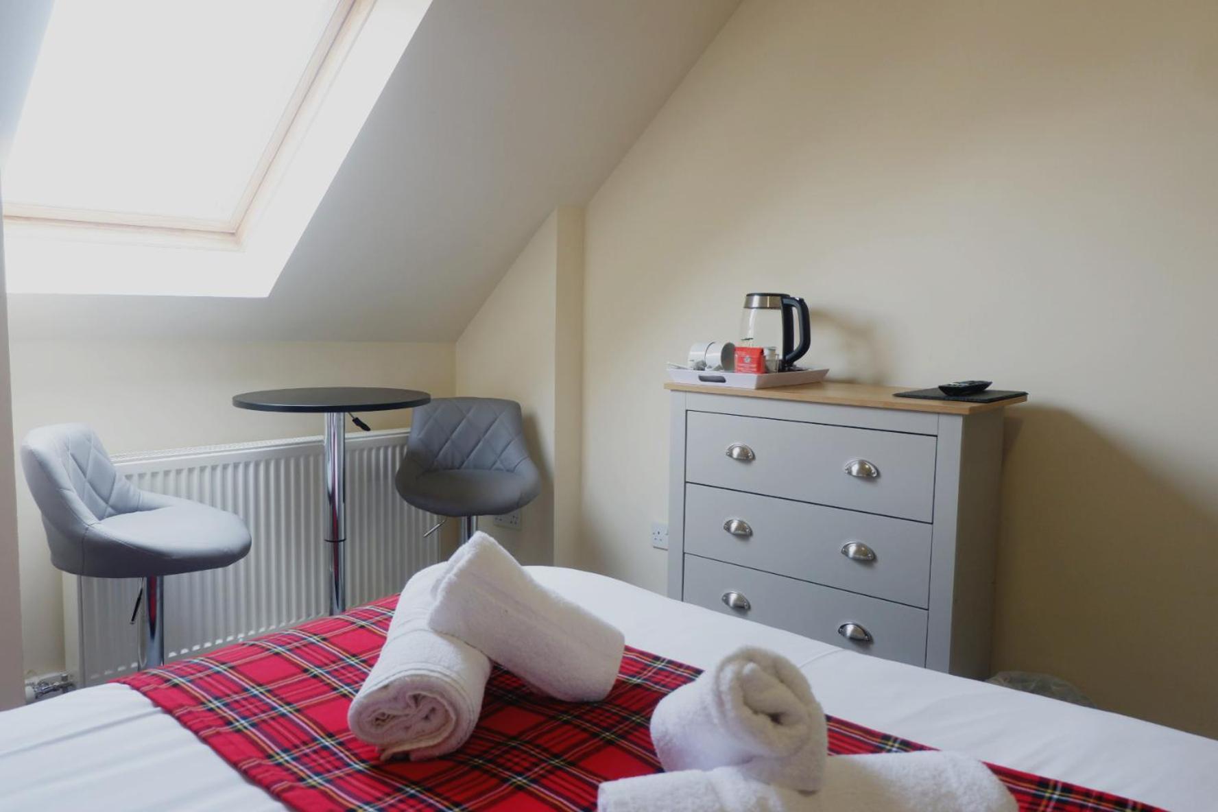 Jacobite House Hotel Inverness Room photo